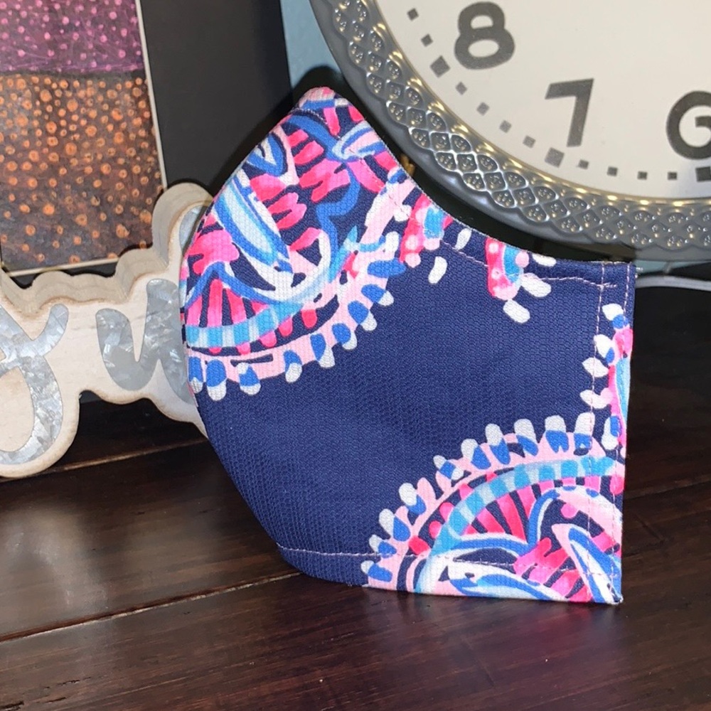 Miss Shell Lilly print Face Mask - Picture 1 of 4